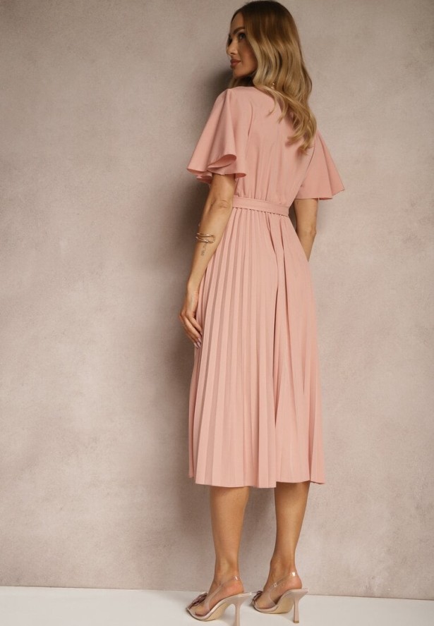 Różowa Sukienka Wiązana w Talii z Plisowaniem na Dole Dorseki
