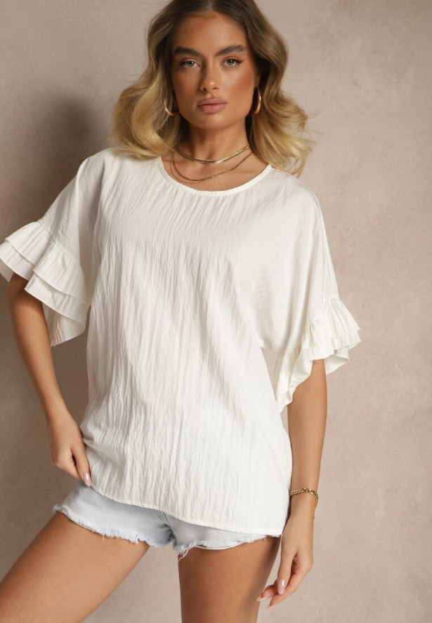 Biała Bluzka z Wiskozą o Kroju Nietoperza Ozdobiona Falbankami Ranova