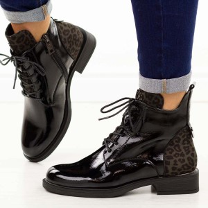 Czarne lakierowane botki damskie Vinceza 58610