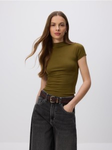 T-shirt slim fit z wiskozą - oliwkowy