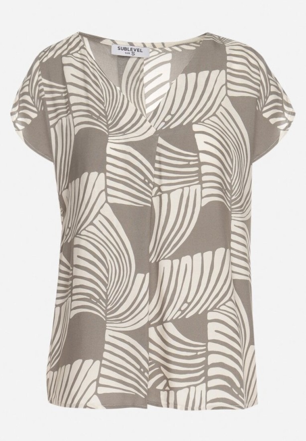 Zielona Bluzka z Wiskozy o Kroju Typu Nietoperz z Krótkim Rękawem Kosirelia