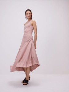 Sukienka z ozdobnym plisowaniem - pastelowy róż