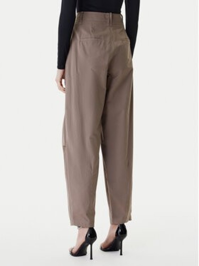 Guess Spodnie materiałowe W6RB08 WJ692 Brązowy Regular Fit