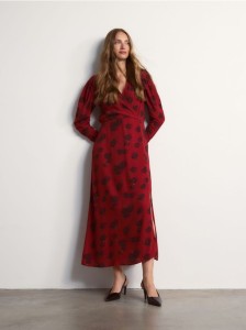 Sukienka maxi w kwiatowy wzór - czerwony