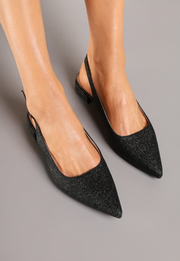 Czarne Sandały na Płaskiej Podeszwie Ozdobione Brokatem i Paskiem Delarwenna