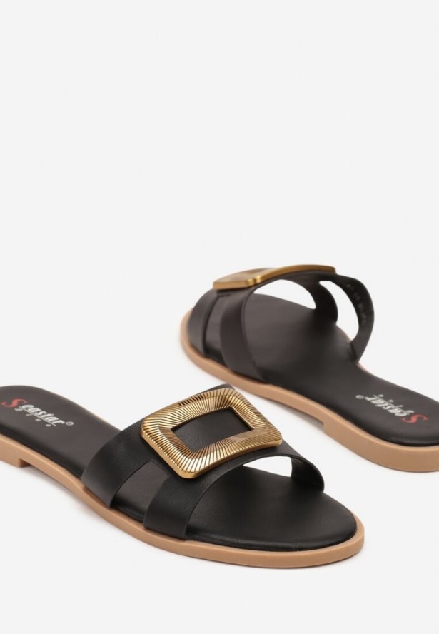Czarne Klapki na Płaskiej Podeszwie z Metaliczną Aplikacją Salaminea