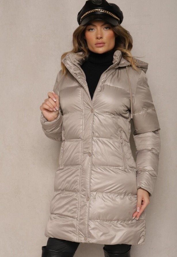 Beżowa Długa Kurtka z Kapturem Kieszeniami i Dwustronnym Suwakiem Zdobiona Pikowaniem Sanaviel