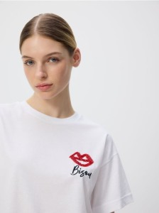 T-shirt z aplikacją - biały