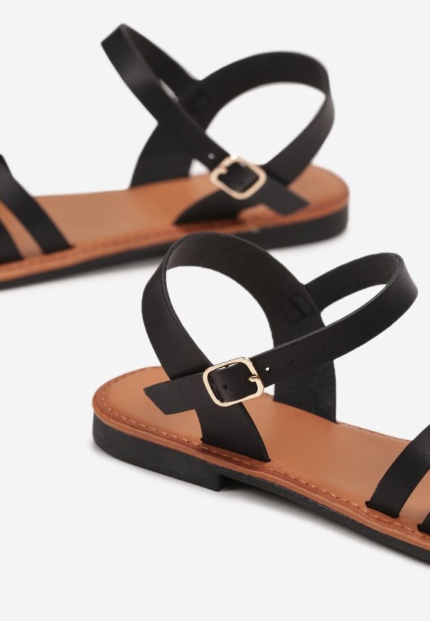 Czarne Płaskie Sandały z Cienkimi Paskami i Sprzączką Yamileta