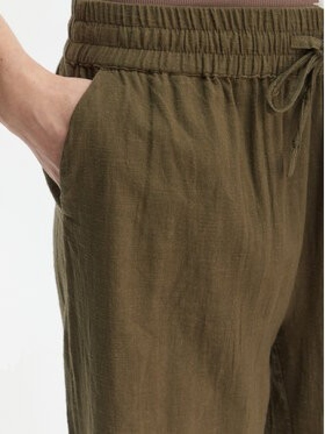 ONLY Spodnie materiałowe Tizana 15319090 Zielony Regular Fit