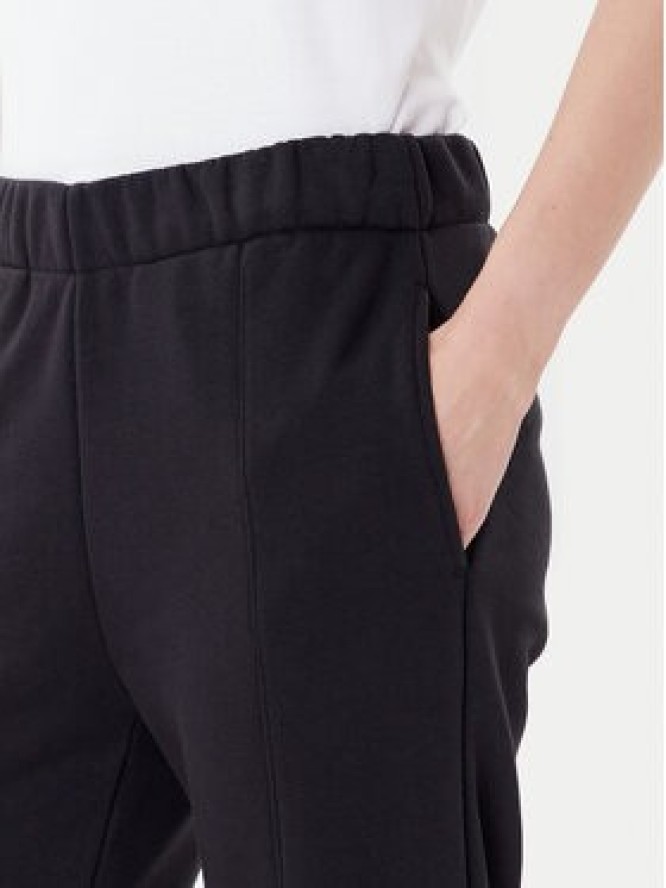 On Spodnie dresowe Club Pants 1WE1005 Czarny Relaxed Fit
