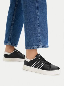 Armani Exchange Sneakersy XW002231 AF21421 MC024 Czarny