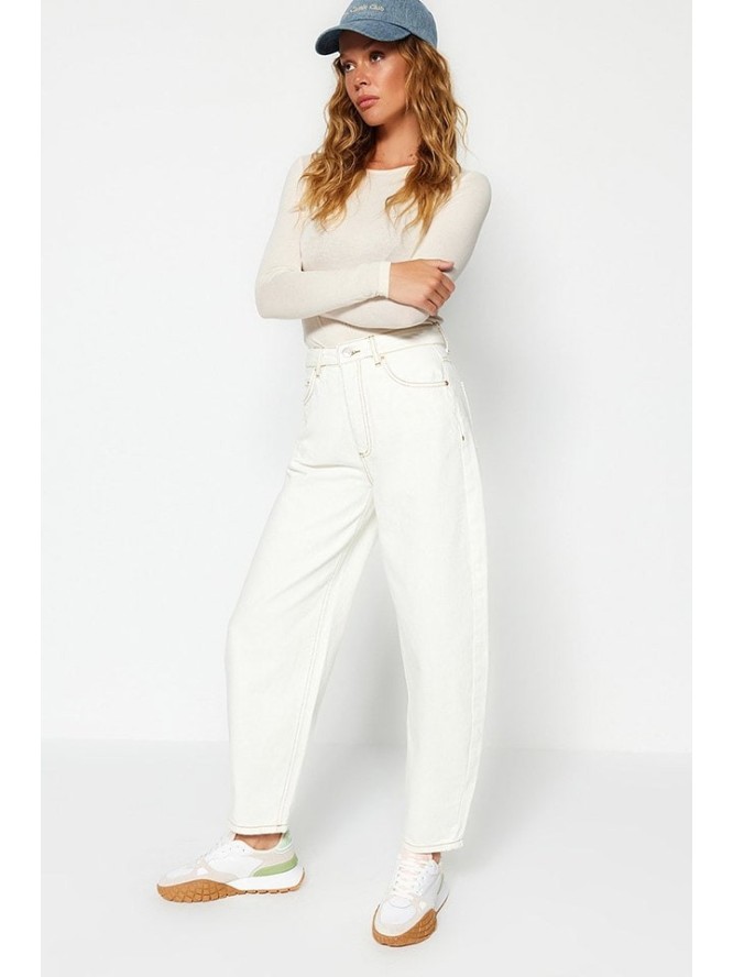 trendyol Dżinsy - comfort fit - w kolorze białym rozmiar: 38