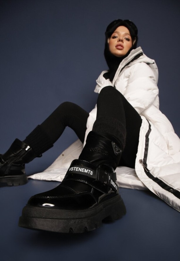 Czarne Śniegowce Lakierowane z Taśmami z Napisami Ermanno