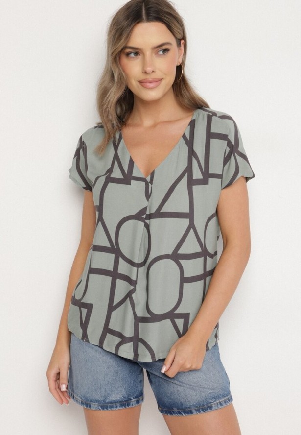 Ciemnozielona Bluzka z Wiskozy o Kroju Typu Nietoperz z Krótkim Rękawem Kosirelia