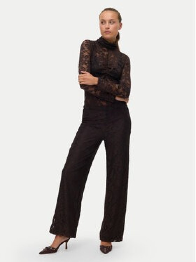 Vero Moda Spodnie materiałowe Neline 10335568 Brązowy Regular Fit