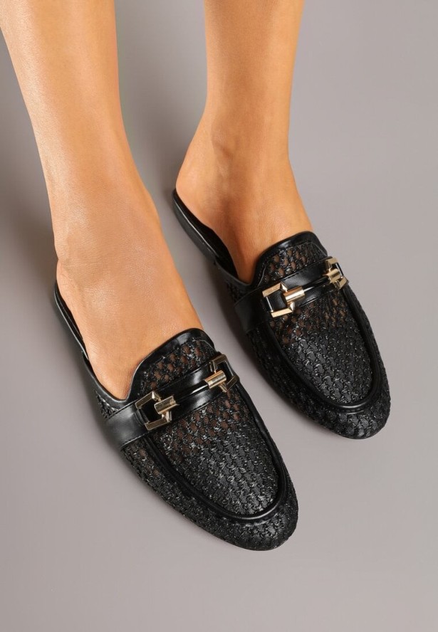 Czarne Ażurowe Klapki Mule z Metaliczną Aplikacją Dorvanis