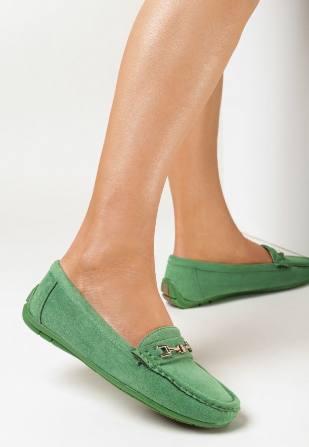 Zielone Mokasyny z Imitacji Zamszu z Metalową Ozdobą Gelalline