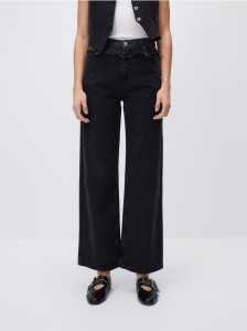 Jeansy straight z przeszyciami - czarny