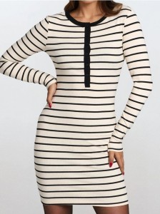 Dopasowana sukienka w paski - wielobarwny