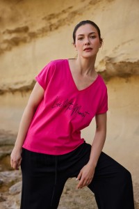 T-shirt z nadrukiem fuksjowy