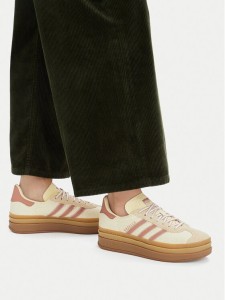 adidas Sneakersy Gazelle Bold KI7224 Beżowy