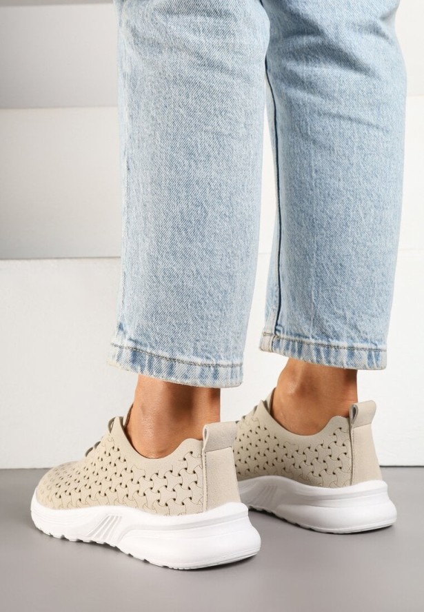 Beżowe Sneakersy z Ażurową Cholewką Polmio