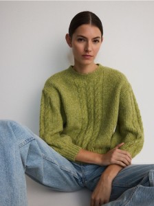 Sweter z warkoczowym splotem - zielony