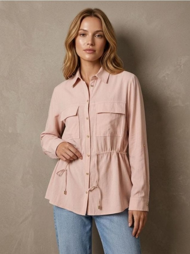 Koszula z kieszeniami cargo i wiązaniem w talii - beżowy