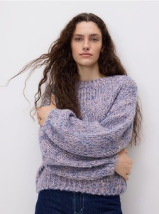 Sweter z domieszką wełny - różowy