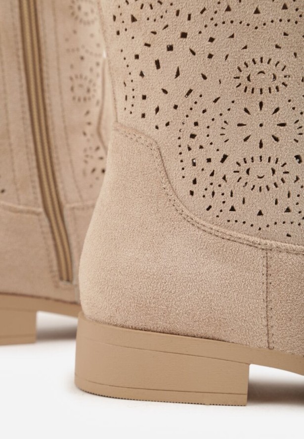 Ciemnobeżowe Botki Typu Kowbojki Ażurowe Ozdobione Metaliczną Aplikacją Iomosa