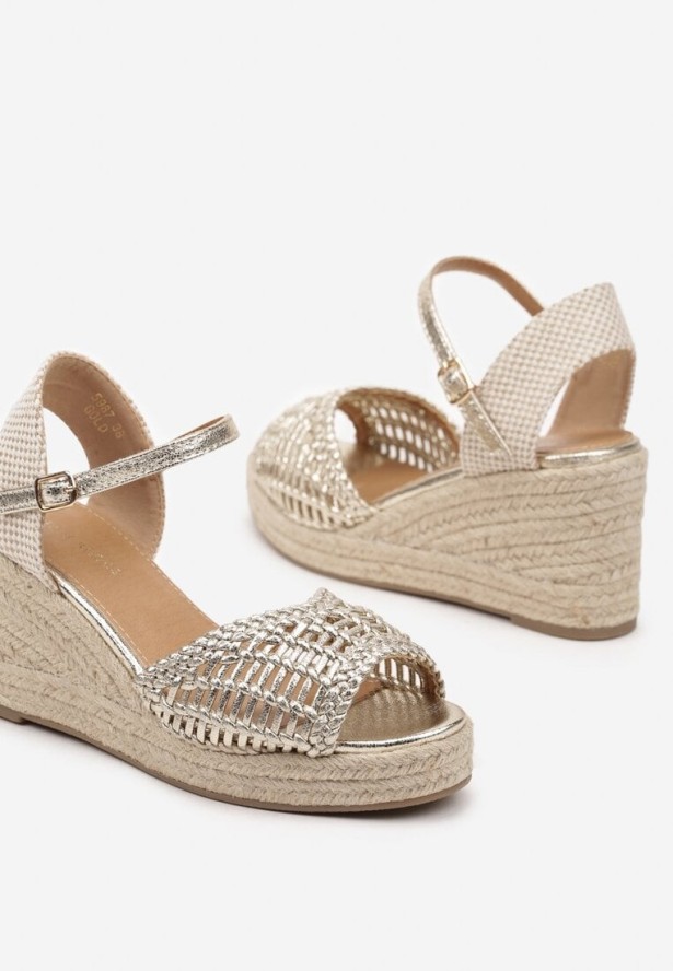 Złote Sandały na Koturnie w Stylu Boho z Plecionką Pasirna