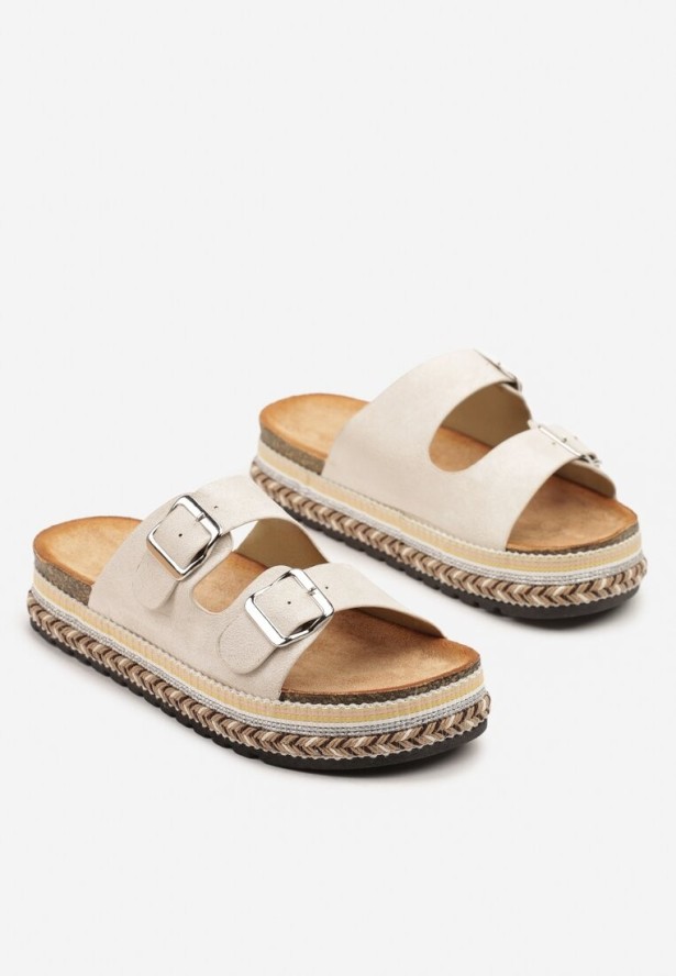 Beżowe Klapki na Niskiej Platformie z Ozdobną Plecionką i Klamrami Tuessa