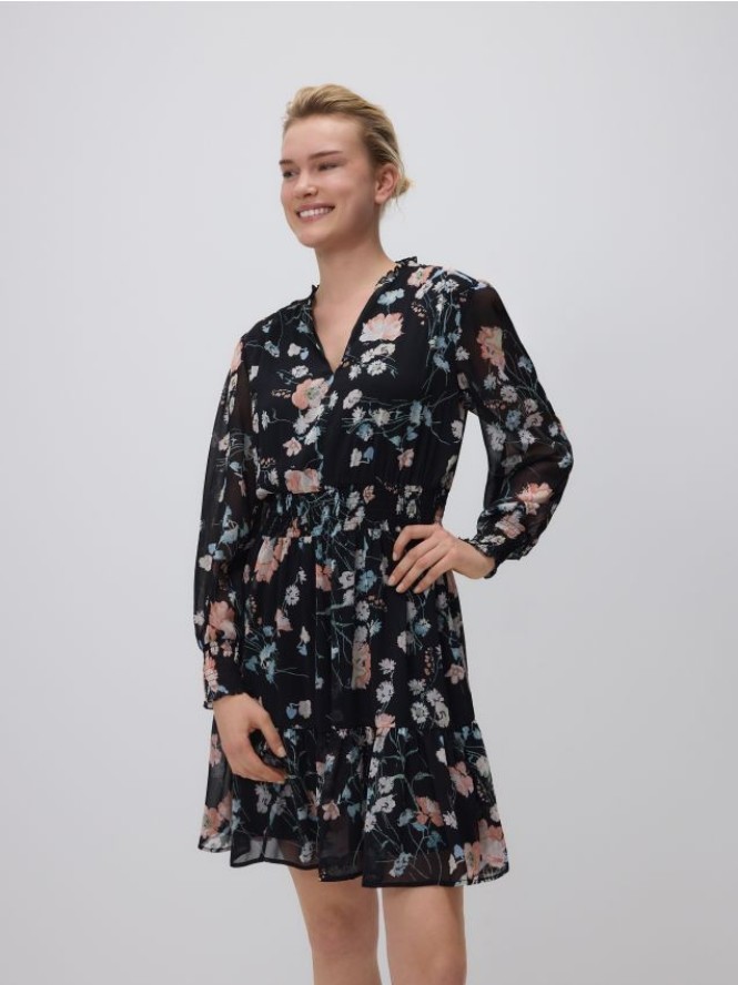 Wzorzysta sukienka mini - wielobarwny