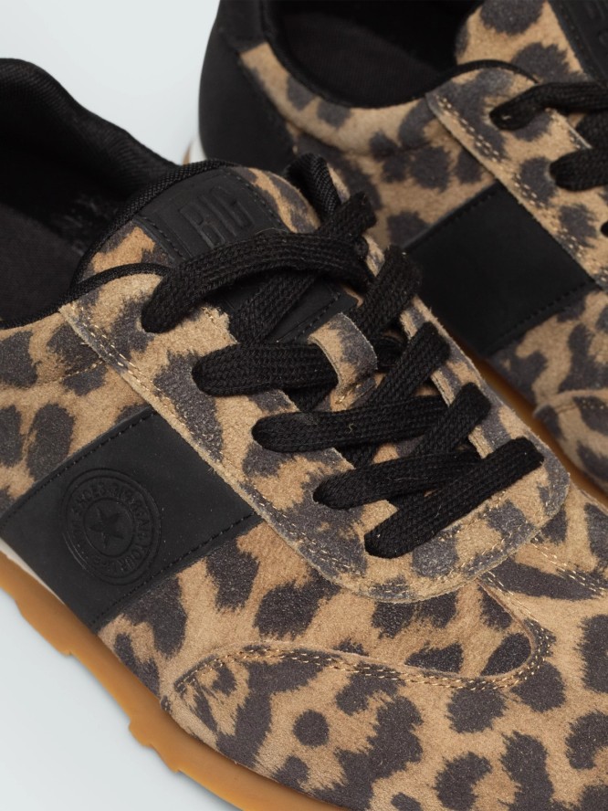 sneakersy damskie ze skóry naturalnej zamszowej brązowe rr274845 803