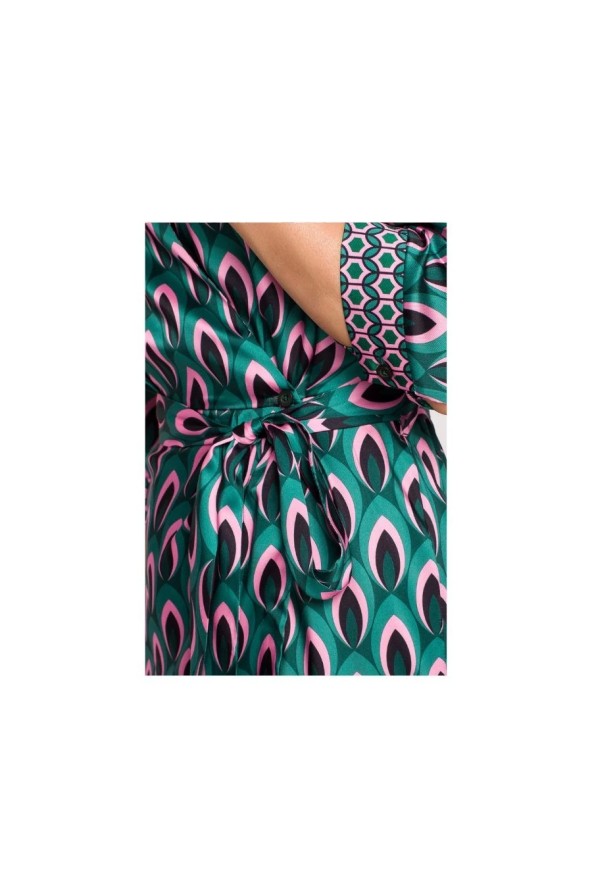 Satynowa sukienka kopertowa z dekoltem V i wiązaniem zielona