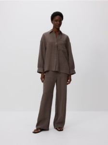 Koszula z efektem gniecenia - brązowy