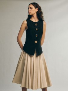 Plisowana spódnica midi - złamana biel