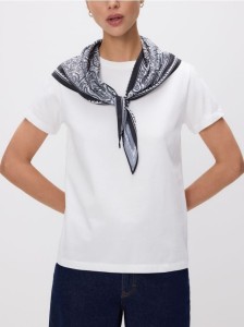T-shirt z apaszką - biały