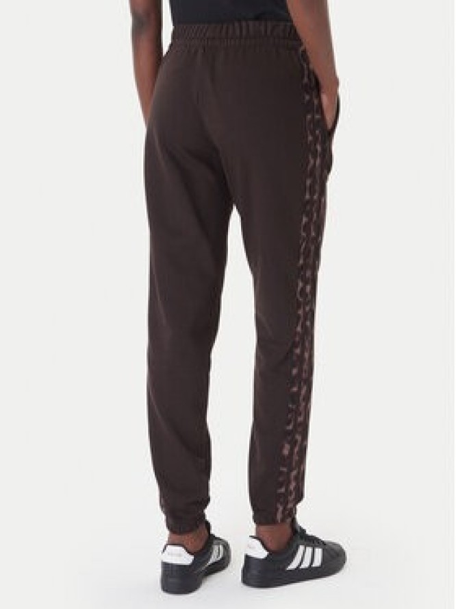 adidas Spodnie dresowe Seasonal Essentials Leopard Print KA4720 Brązowy Regular Fit