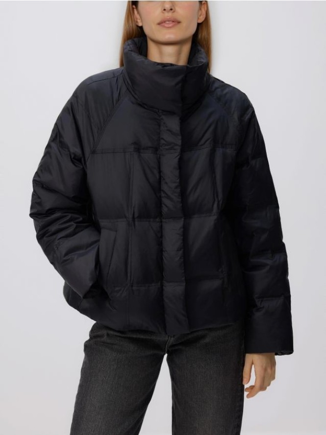 Pikowana kurtka z puchem - czarny