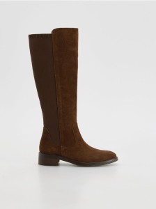 Zamszowe kozaki z elastyczną cholewką - brązowy