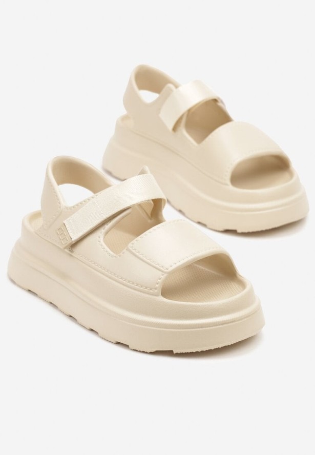Beżowe Sandały Piankowe na Tłoczonej Platformie z Zapięciem na Rzep Telerisa