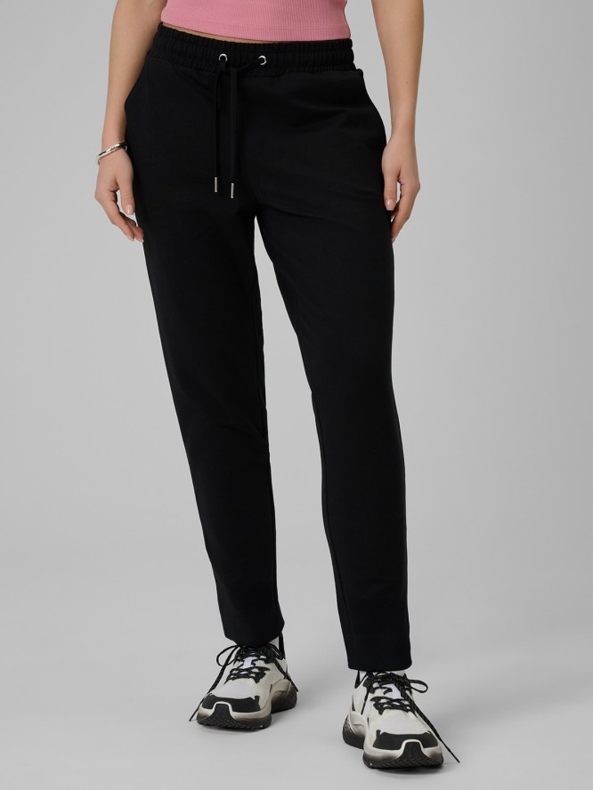 4F Spodnie dresowe damskie - czarne XS