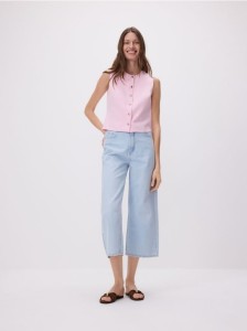 Kamizelka z ozdobnymi guzikami - pastelowy róż