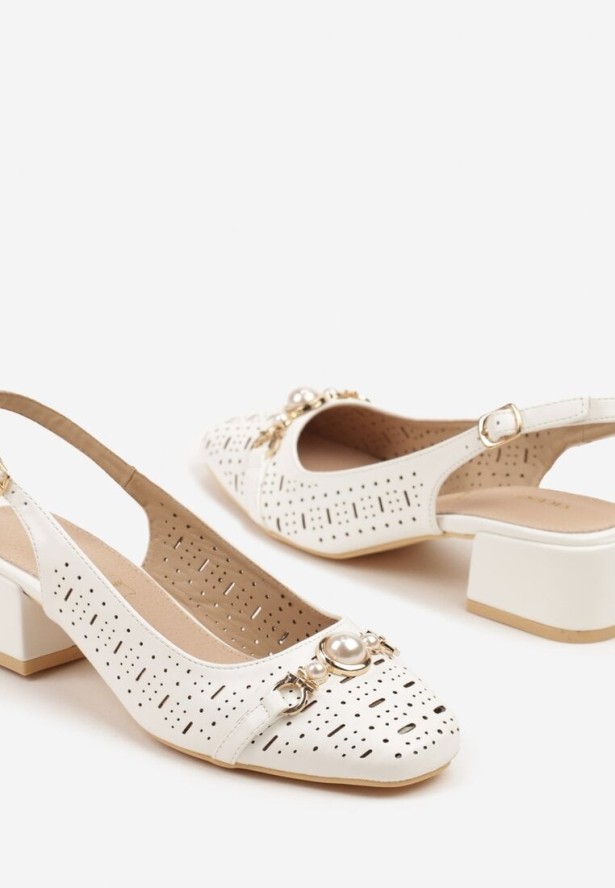 Białe Sandały Vices z Wkładką ze Skóry i Ażurowymi Wycięciami na Słupku Koredia