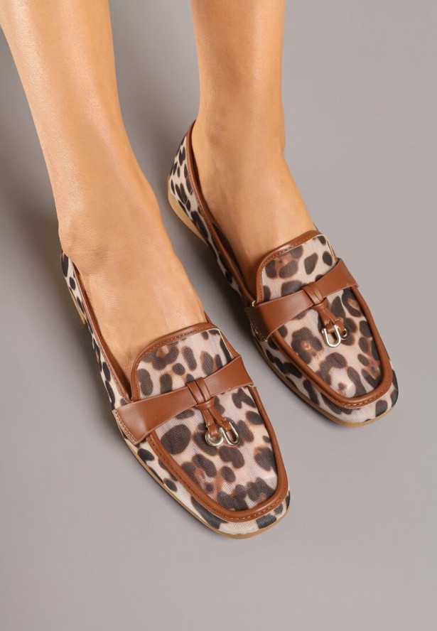 Brązowe Transparentne Panterkowe Mokasyny z Metaliczną Ozdobą Divaria