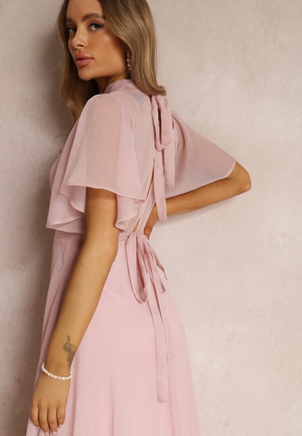 Różowa Rozkloszowana Sukienka z Odkrytymi Plecami i Wiązaniem Syrissis