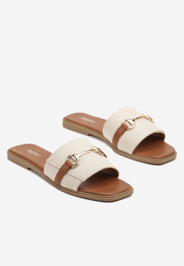 Brązowo-Beżowe Klapki Ozdobione Metalową Klamrą Ridithea