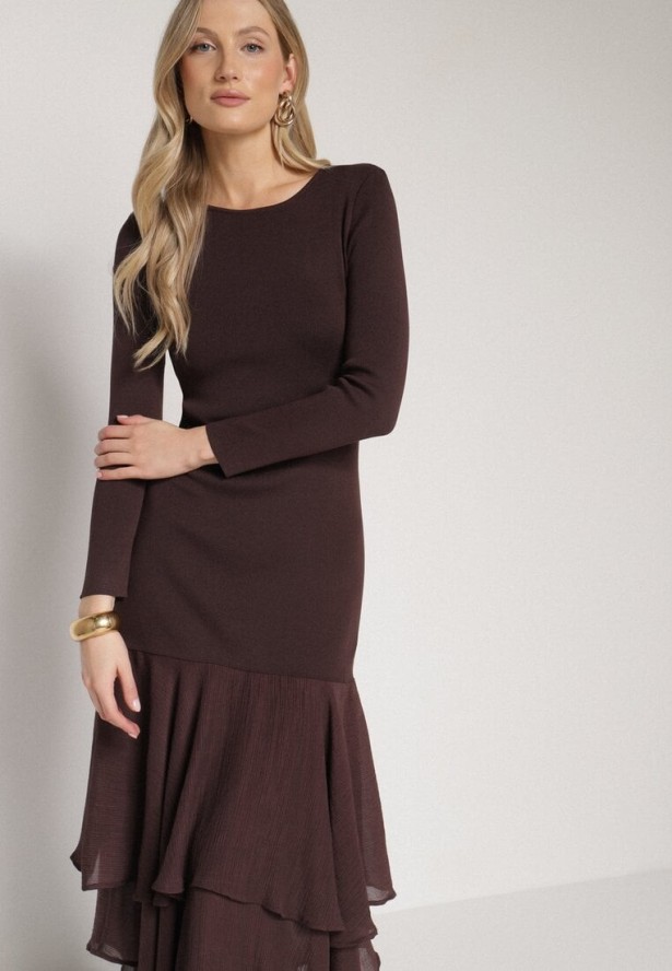 Brązowa Sukienka z Wiskozą o Dopasowanym Kroju z Falbanami u Dołu Vebmara